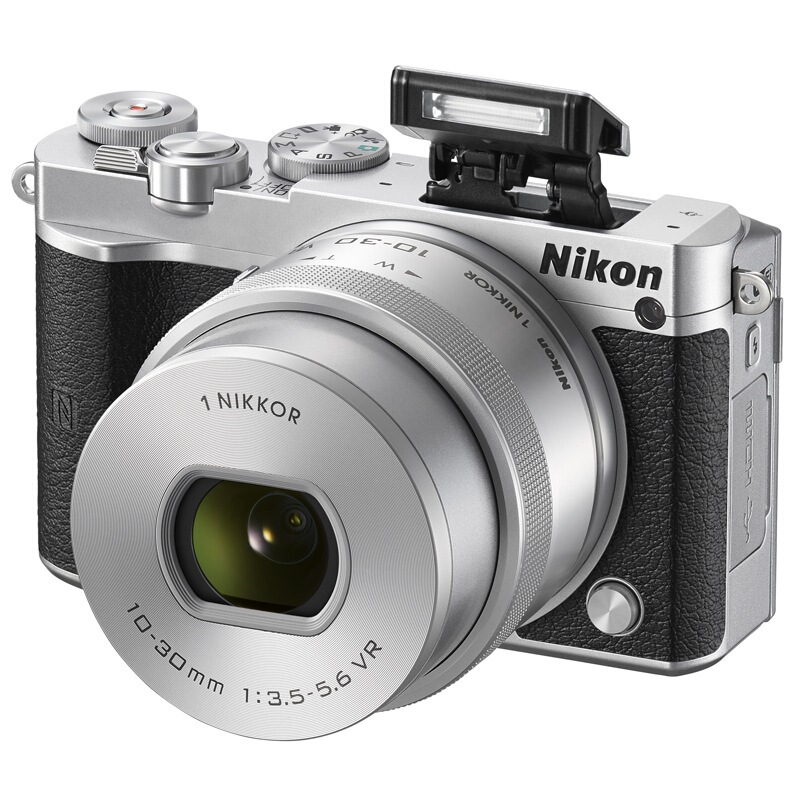 尼康（Nikon） J5 微單相機（J5+1 10-30mm f/3.5-5.6 PD鏡頭套機銀色）_http://www.nebao.cn/img/sp/307/d5e2e374-dd47-4cc7-bcce-c5ebb050b9c4.jpg